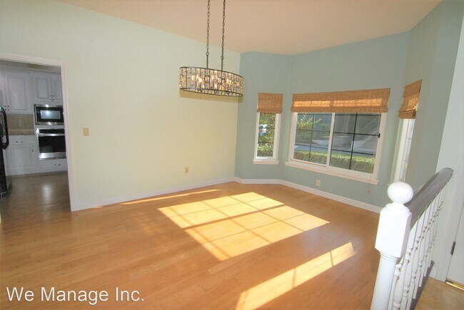 Building Photo - 3 br, 3 bath House - 6237 Riviera Circle