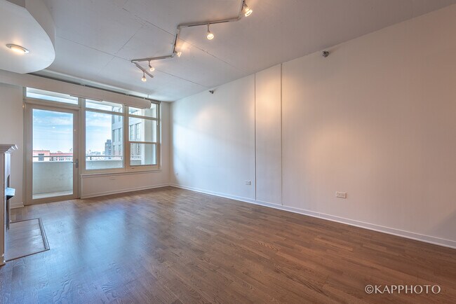 Foto del edificio - 909 W Washington Blvd