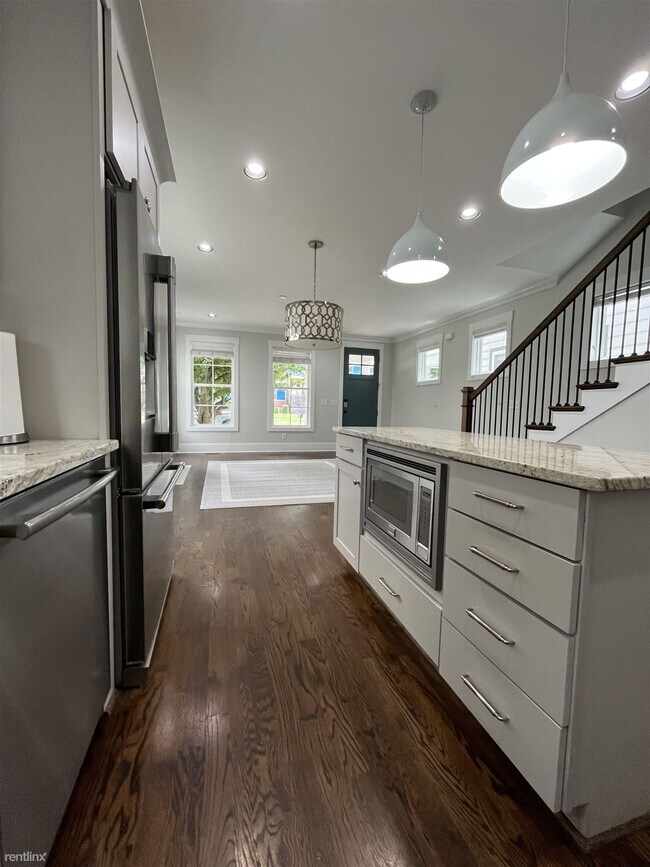 Building Photo - 4 br, 3 bath House - 1705A 14th Avenue South