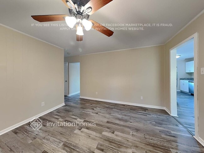 Foto del edificio - 7311 Riding Trail Rd