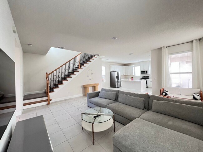 Foto del edificio - Gorgeous Furnished Home in Winter Garden!