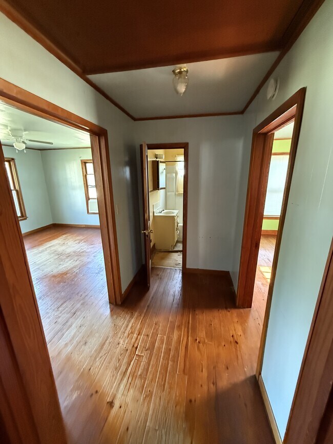 Foto del edificio - 347 S Cedar St