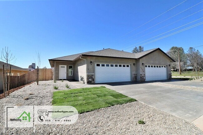 Building Photo - 2530 Rainbow Ln