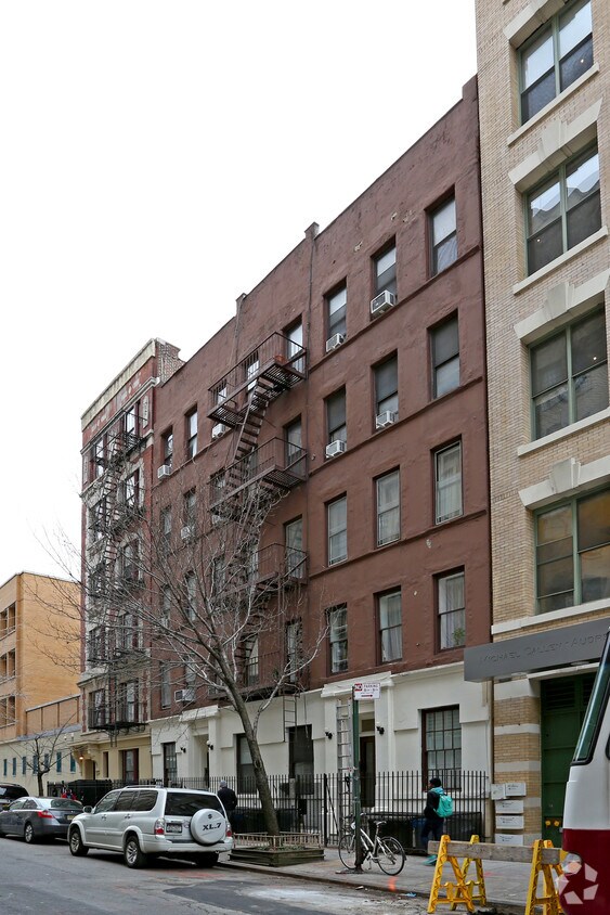 Foto del edificio - 352-354 W 18th St