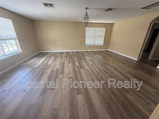 Foto del edificio - 5320 Lorilawn Dr