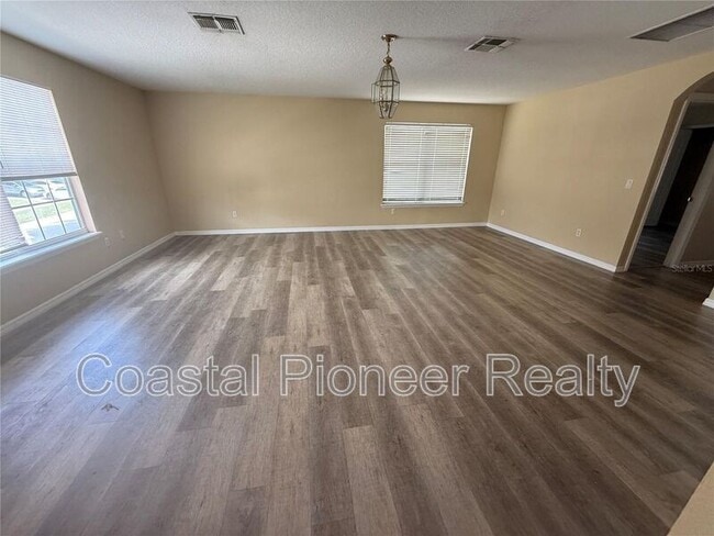 Photo - 5320 Lorilawn Dr House