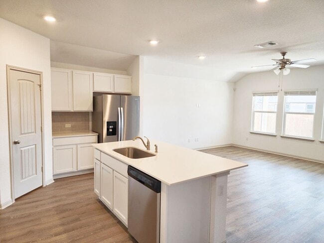 Foto del edificio - 125 Sweetwater Crk Ln