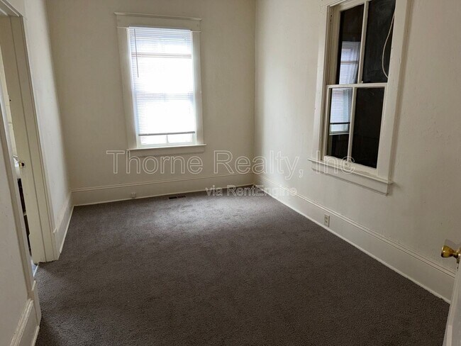 Foto del edificio - 614 S Howell St