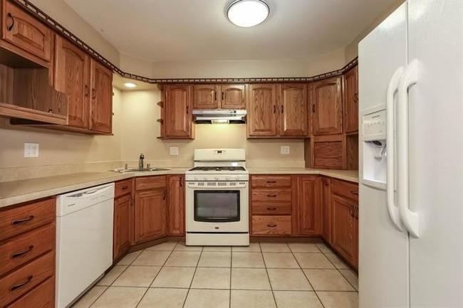 Building Photo - 654 Hickory Drive, Buffalo Grove, IL 60089