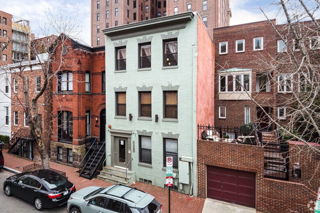Primary Photo - 1620 Corcoran St NW