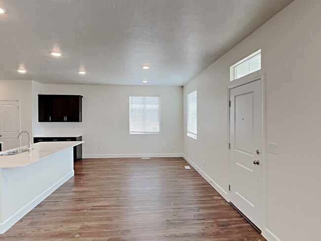 Building Photo - 7377 South Copper Rim Drive