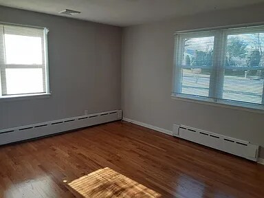 Building Photo - 264 Monmouth Rd