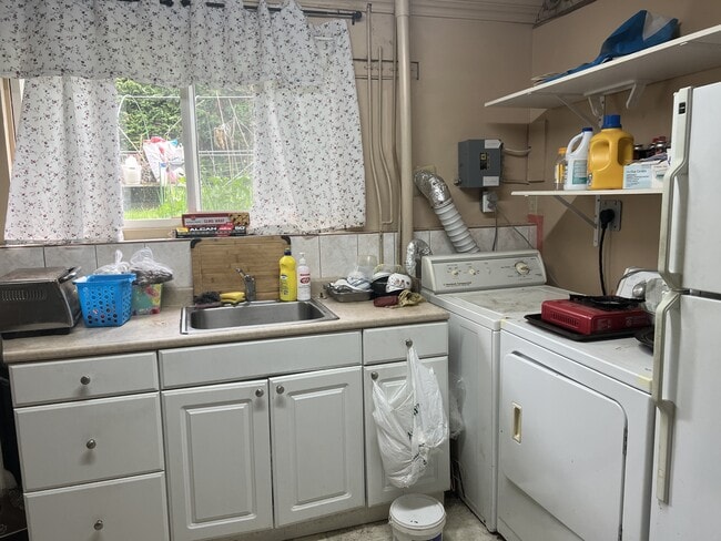 Photo du bâtiment - 4849 Harken Dr