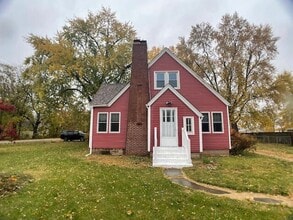 Building Photo - 15822 N River Beach Dr