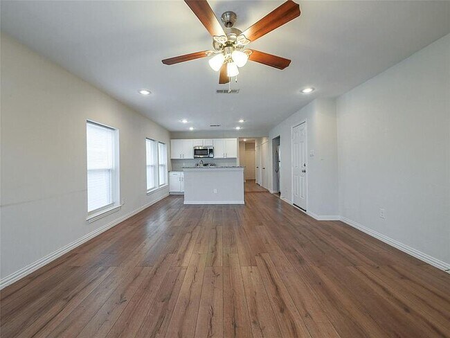 Building Photo - 5317 Reiger Ave