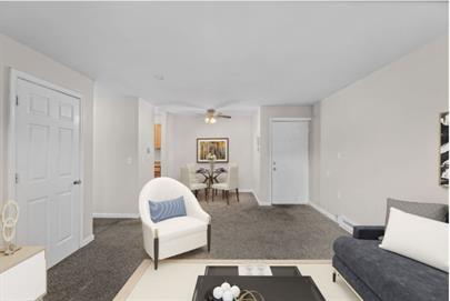 Foto principal - 6217 Roxbury St