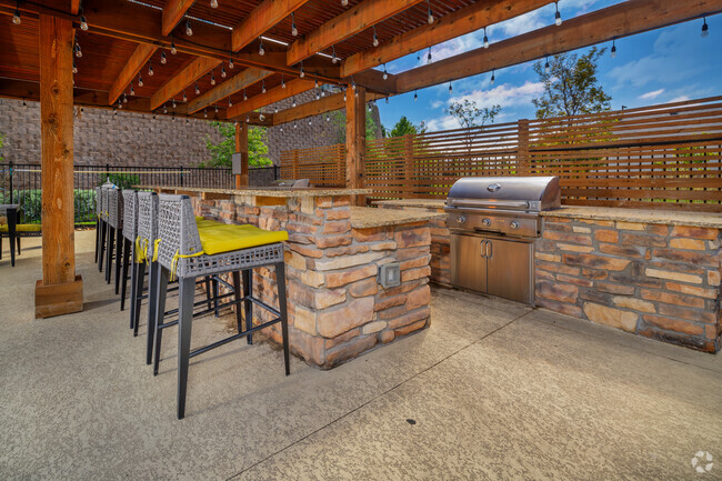 Outdoor Kitchen - Reveal Skyline