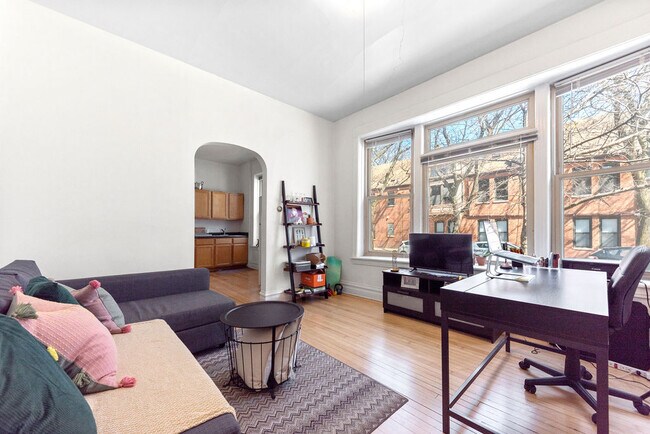 Foto del edificio - 3035 W George St