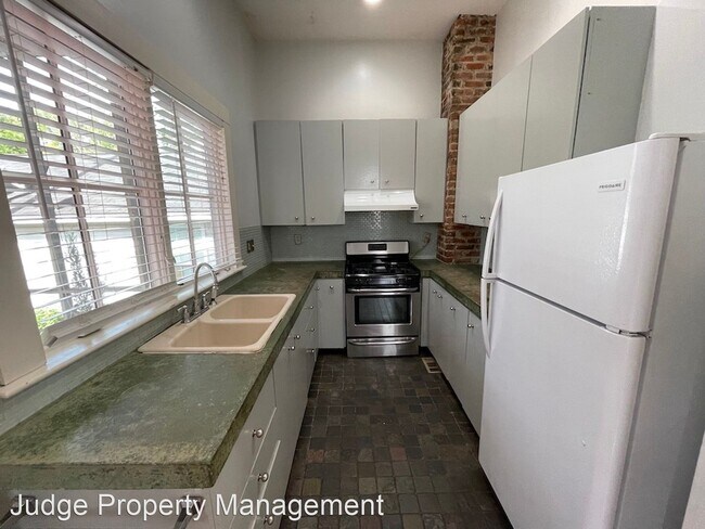 Foto del edificio - 3 br, 2 bath House - 413 E 36th St