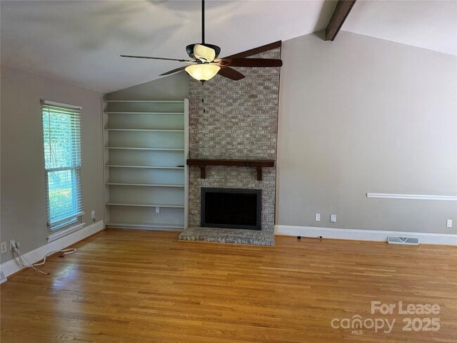Foto del edificio - 9619 Barkridge Rd