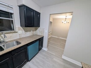 Building Photo - 11818 Sawmill Stream Cir
