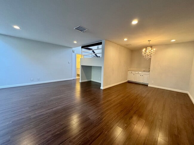 Building Photo - Desired Location Newly Renovated Spacious ...