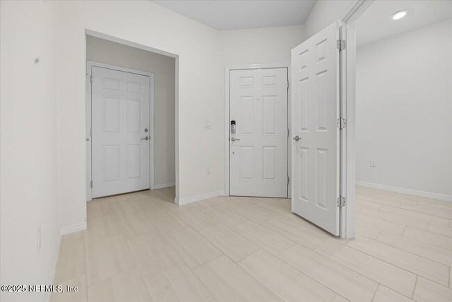 Foto del edificio - 483 Orchard Pass Ave