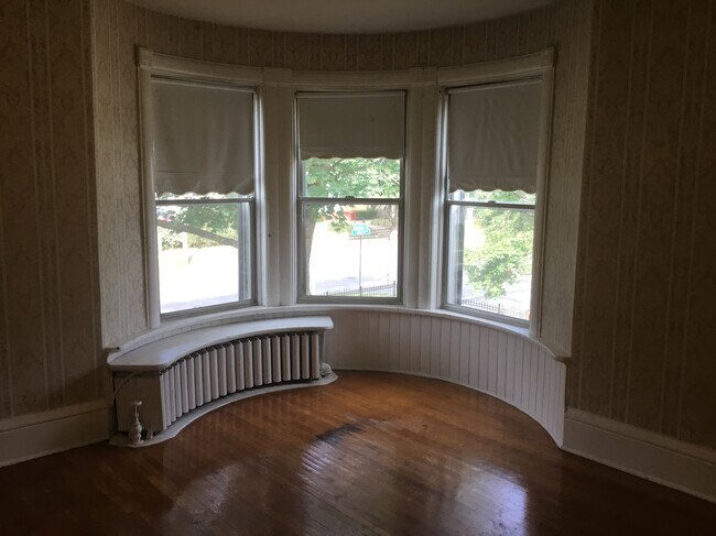 Living room - 55 S Liberty St