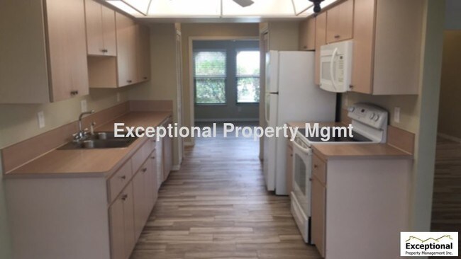 Foto del edificio - 825 SW 40th Terrace