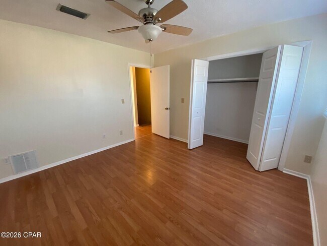 Foto del edificio - 1538 Mulberry Ave