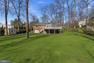 Building Photo - 3033 Sylvan Dr