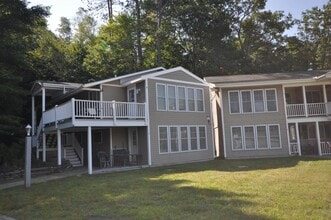 Building Photo - 1330 Lake St