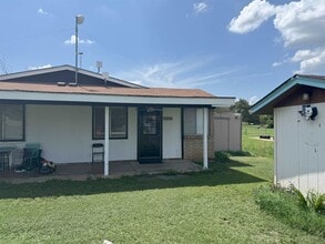 Building Photo - 109 Logan Dr