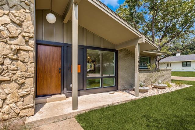 Foto del edificio - 3837 Clubway Ln