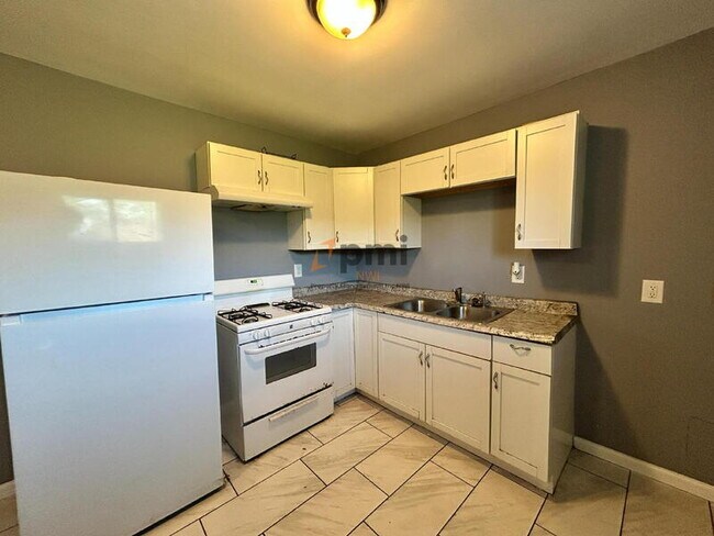 Foto del edificio - 2166 Wisconsin St