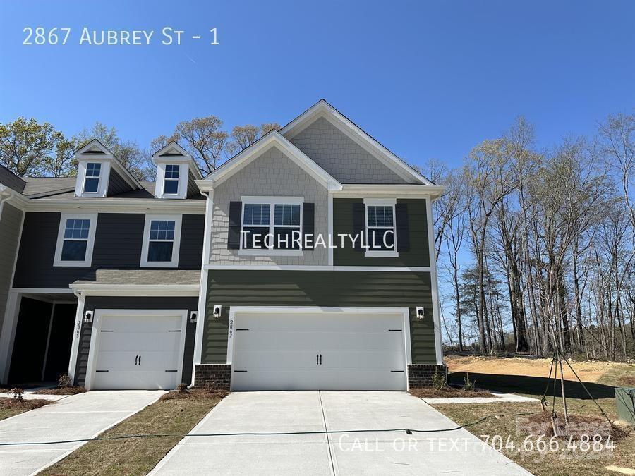 Primary Photo - 2867 Aubrey St