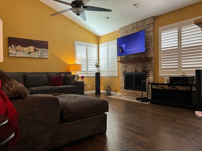 Foto del edificio - 459 Rock Hall Cir