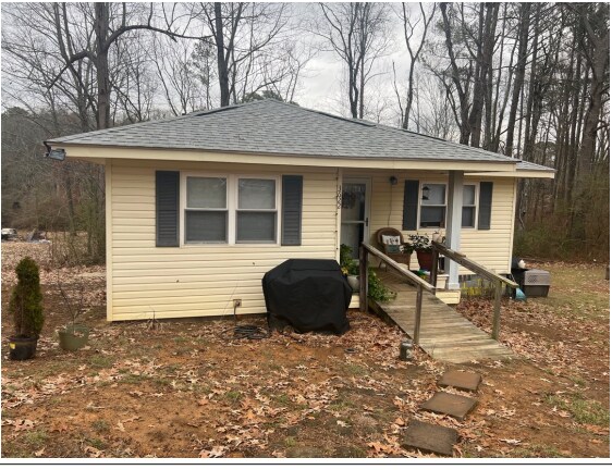 Primary Photo - 3622 Timothy Dr SE