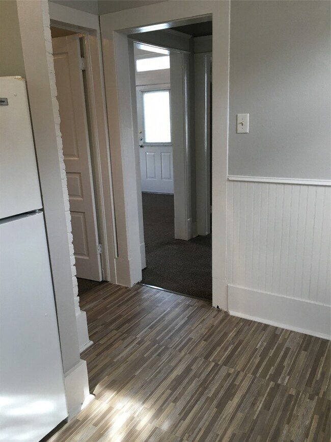 Building Photo - 801 8th St