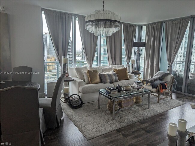Foto del edificio - 2 br, 2.5 bath Condo - 90 SW 3rd St Apt 2904