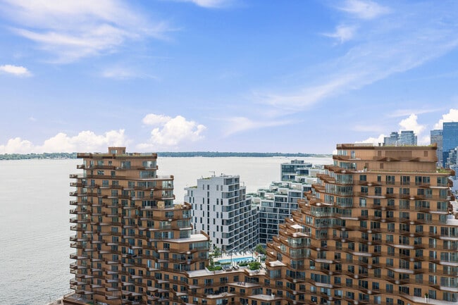 Building Photo - 155 Merchants' Wharf