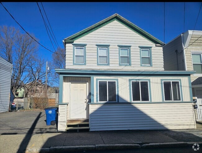 Building Photo - 100 Lancaster St