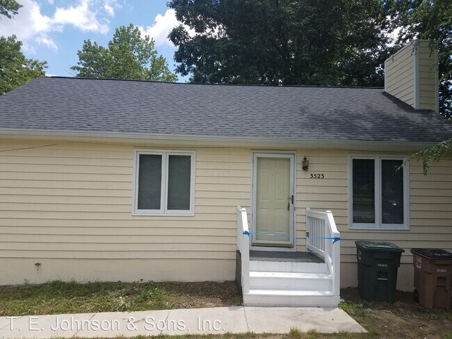 Foto del edificio - 3 br, 2 bath House - 3523 Fiesta Drive