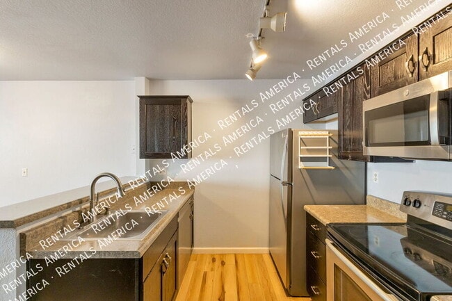 Building Photo - 2301 E University Dr