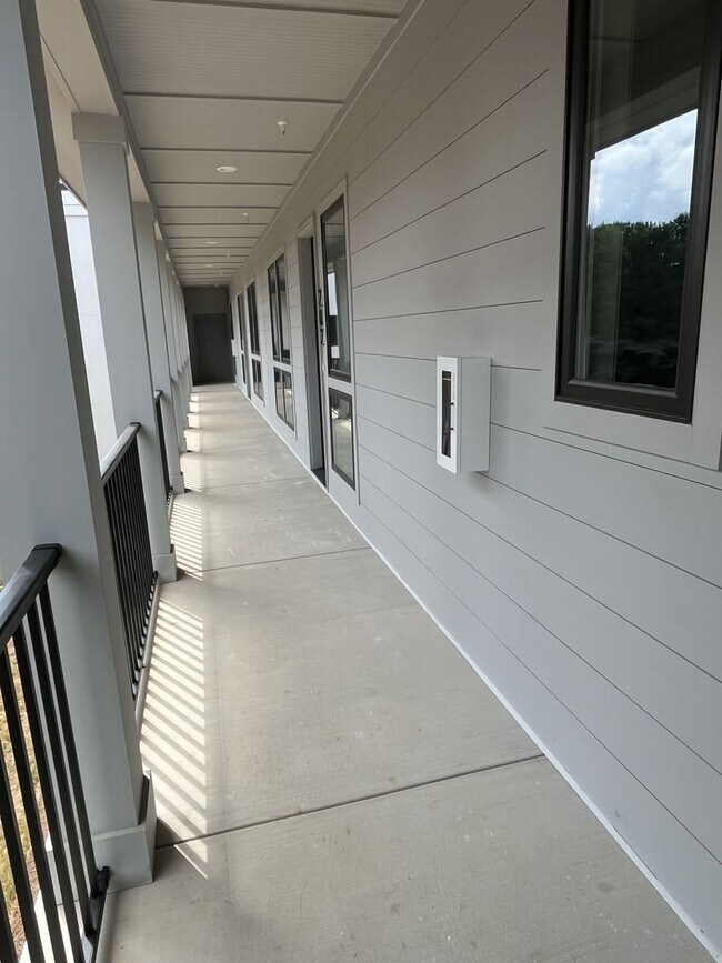 Foto del edificio - Brand New Corner Unit 2 Bed Condo in Corne...