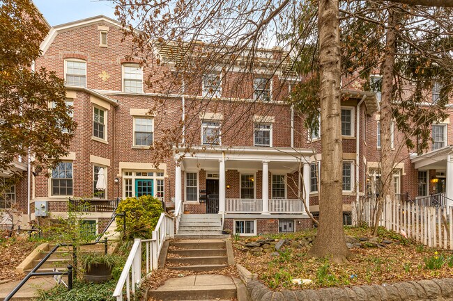 Building Photo - 1819 Lamont St NW