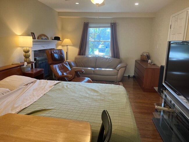 Foto del edificio - 6807 Buttermere Ln