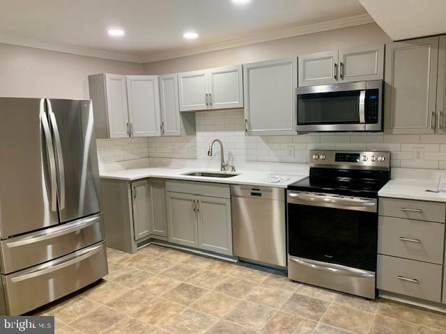 Foto del edificio - 5242 Magnolia Pl