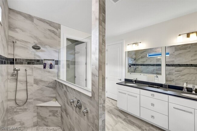 Building Photo - 9238 Plover Dr