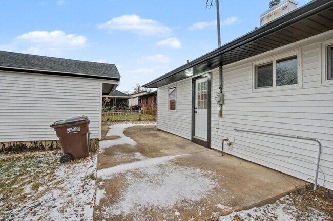 Foto del edificio - 4201 Lobata Pl